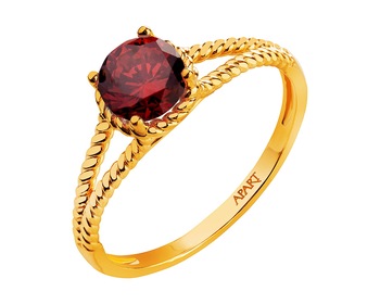 8 K Yellow Gold Ring with Synthetic Garnet