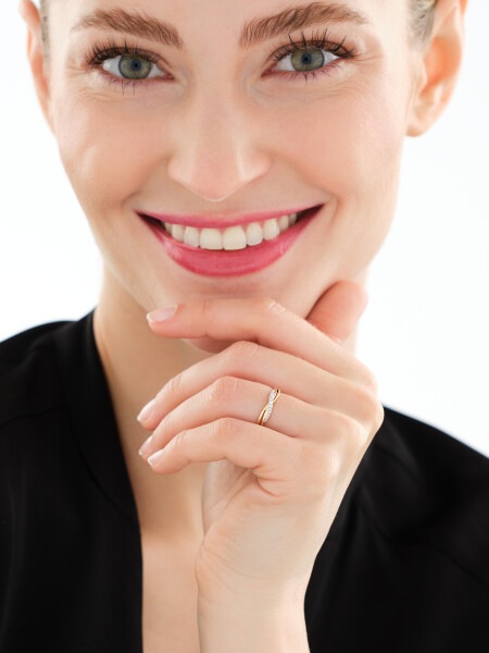 14 K Rhodium-Plated Yellow Gold Ring with Diamonds - 0,05 ct - fineness 14 K