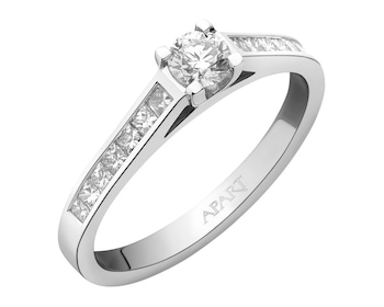 Pierścionek z białego złota z diamentami 0,55 ct - próba 585