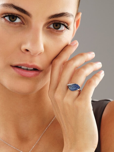 White gold ring with brilliants and sapphires - fineness 14 K