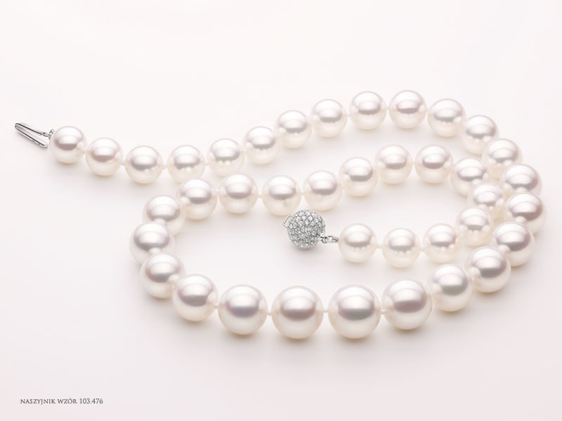Pearl necklace with white gold elements and brilliants - fineness 18 K