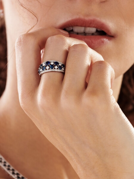 White gold ring with brilliants and sapphires - fineness 14 K