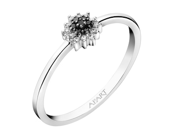 9ct White Gold Ring with Diamonds - fineness 9 K