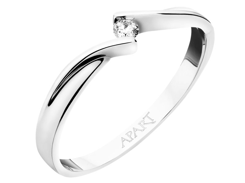 White gold ring with brilliant 0,04 ct - fineness 14 K