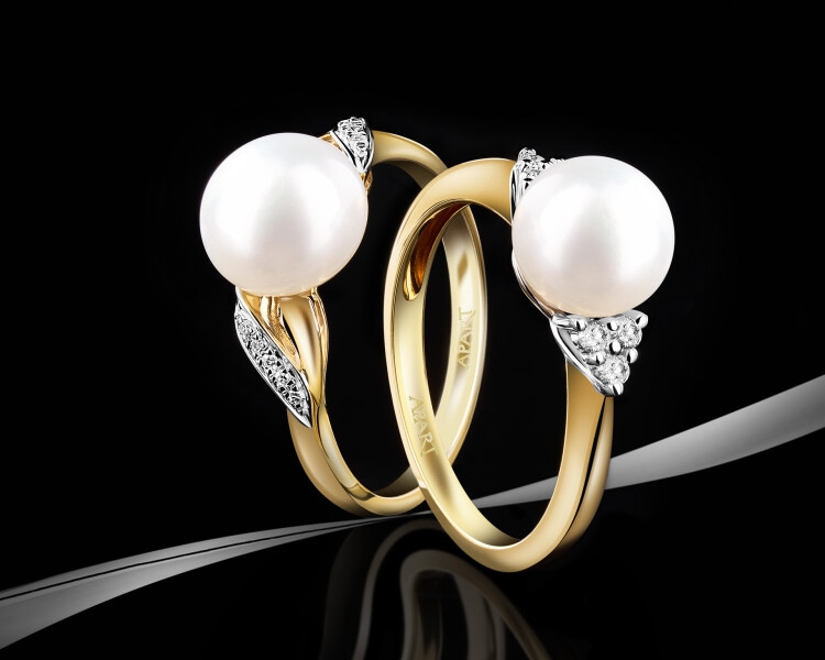 Prsten ze žlutého zlata s brilianty a perlou - ryzost 750