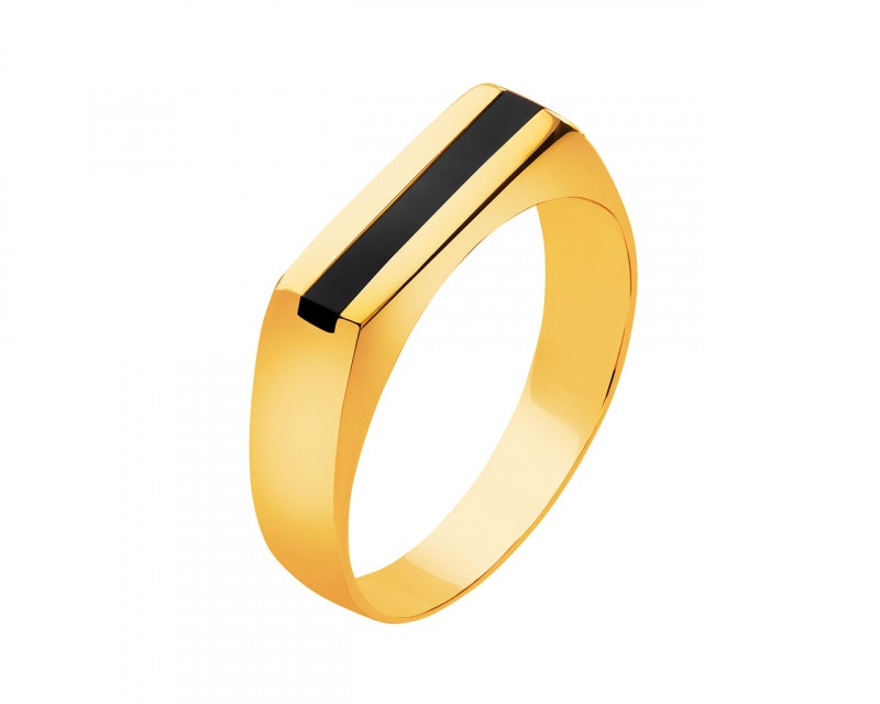 Yellow Gold Signet Ring with Onyx