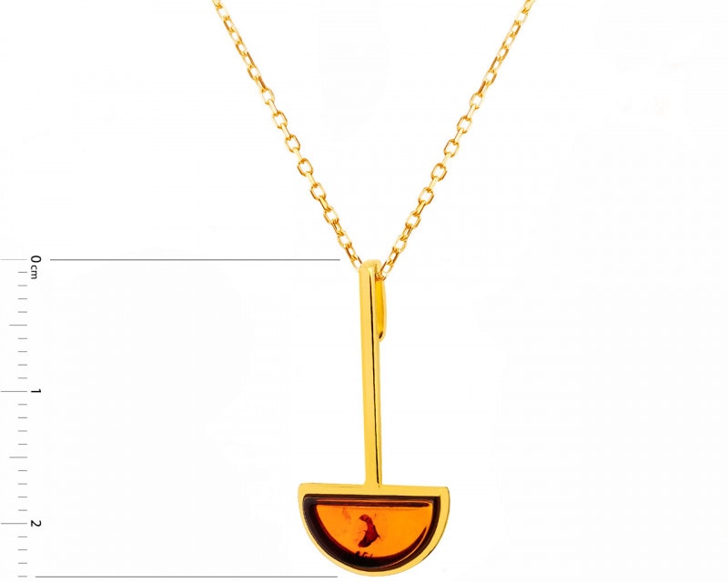 8 K Yellow Gold Pendant with Amber