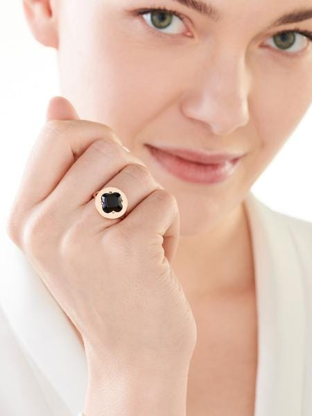 Pozlacený prsten z mosazi s onyxem