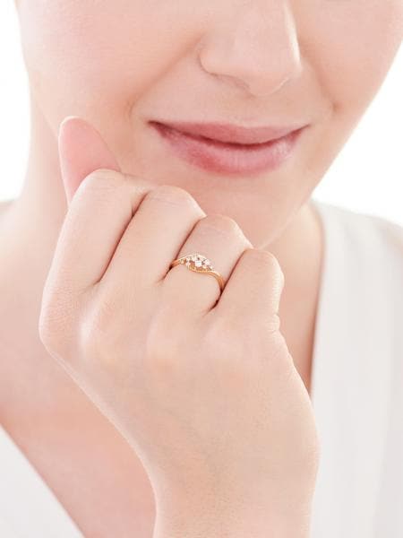 Prsten ze žlutého zlata s diamanty 0,14 ct - ryzost 585