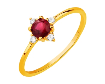 Złoty pierścionek z rubinem syntetycznym i cyrkoniami></noscript>
                    </a>
                </div>
                <div class=