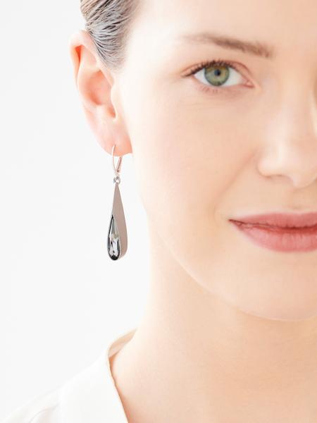 Silver earrings with glass