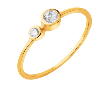 Golden ring with cubic zirconia