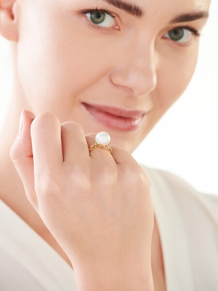Prsten ze žlutého zlata s diamanty a perlou - ryzost 585