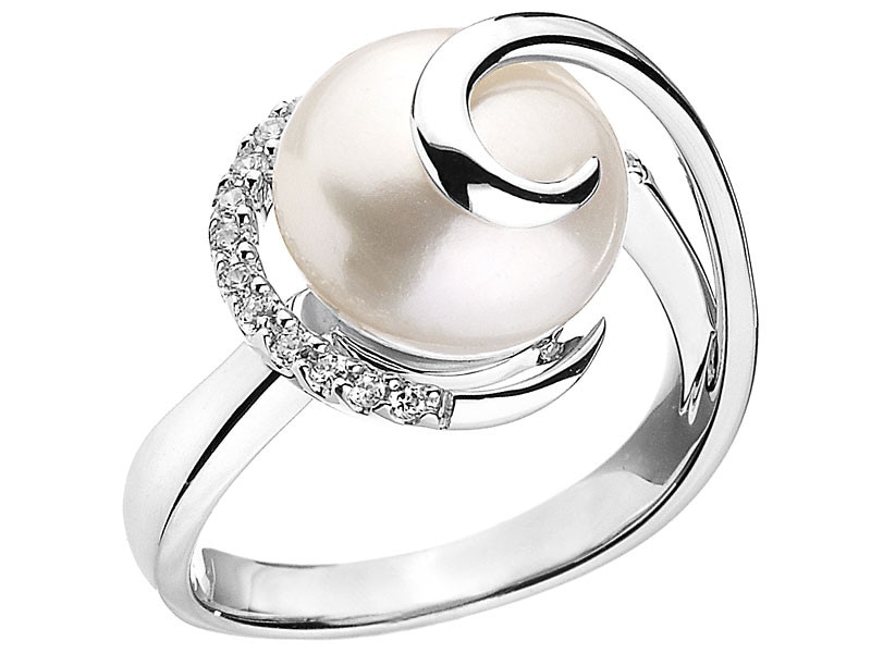 Stříbrný prsten s perlou a se zirkony