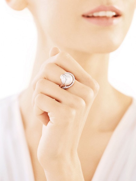 Silver ring with pearl and cubic zirconias
