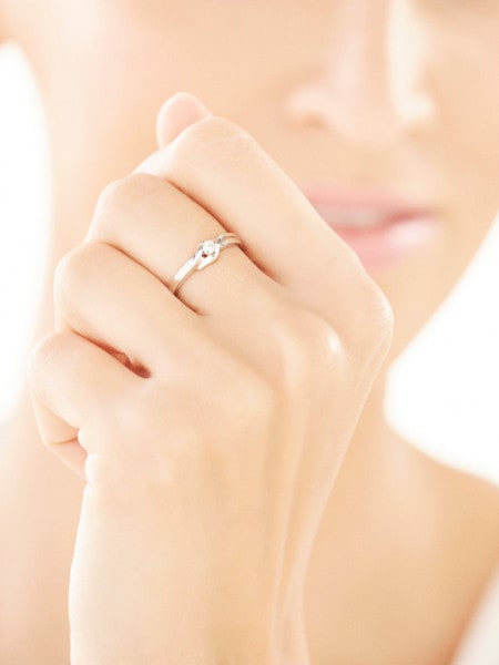 White gold brilliant diamond ring 0,08 ct - fineness 18 K