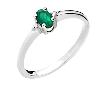 White gold ring with brilliants and emerald 0,01 ct - fineness 9 K