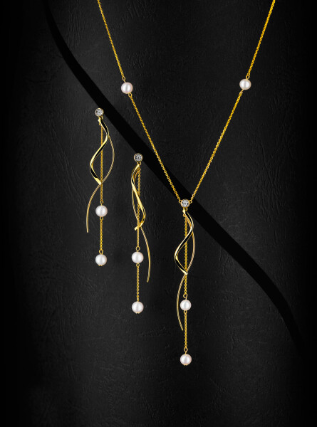 Zlatý náhrdelník s briliantem a perlami - ryzost 585