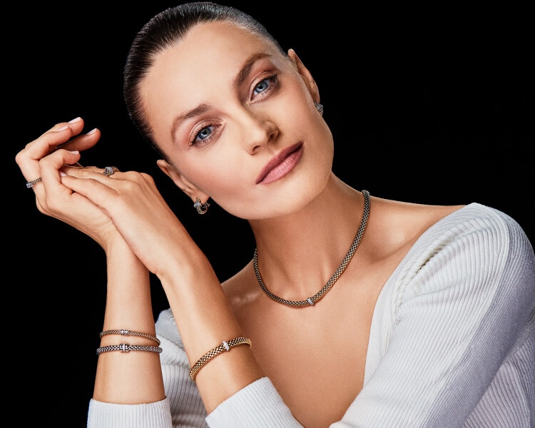 750  Earrings with Diamonds - 0,20 ct - fineness 750