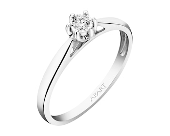 Pierścionek z białego złota z brylantem - serce - 0,05 ct - próba 375