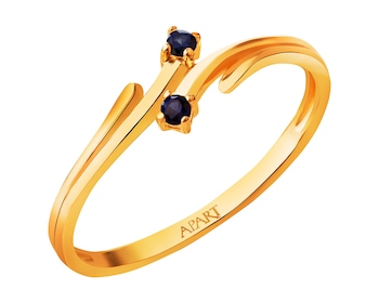 Złoty pierścionek z szafirami syntetycznymi ></noscript>
                    </a>
                </div>
                <div class=
