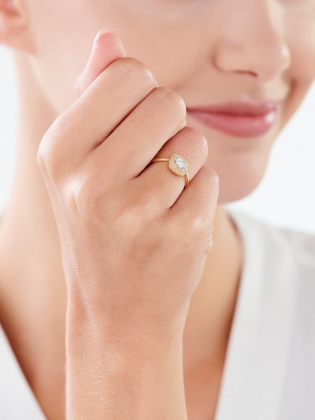Zlatý prsten s diamanty 0,23 ct - ryzost 585