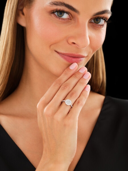 White gold ring with diamonds - 0,64 ct - fineness 18 K