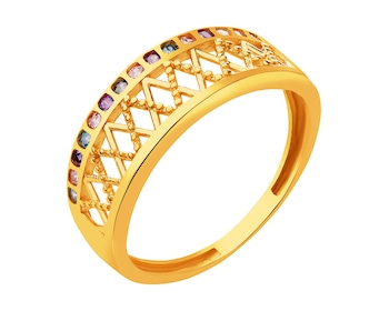 Gold ring with cubic zirconias