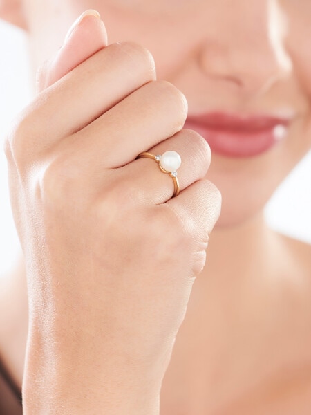 Zlatý prsten s brilianty a perlou - ryzost 585