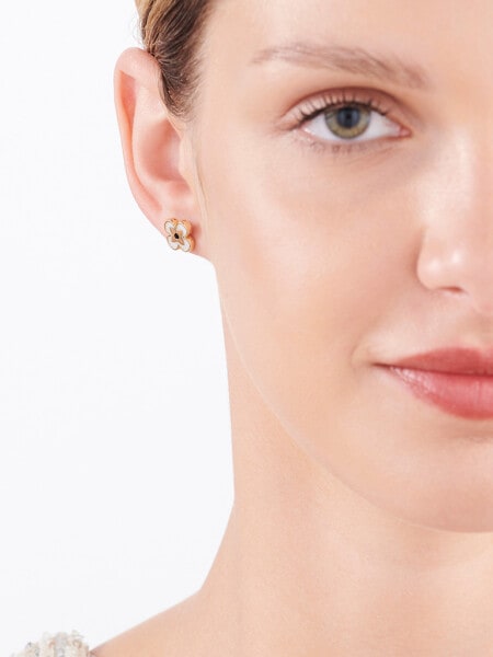 14 K Yellow Gold Earrings with Synthetic Onyx