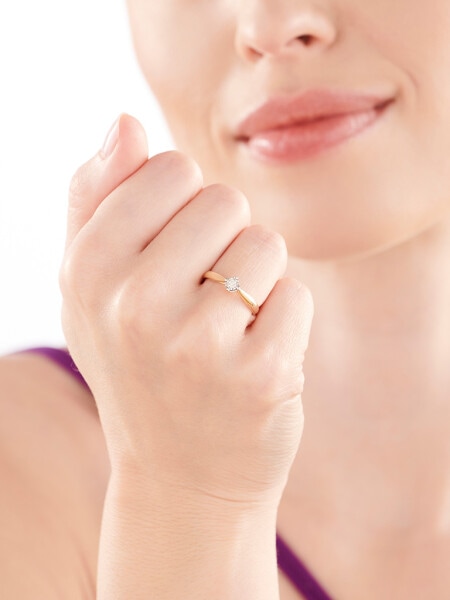 Prsten ze žlutého a bílého zlata s brilianty - srdce 0,06 ct - ryzost 585