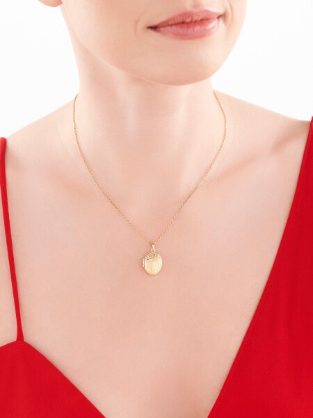 9 K Yellow Gold Pendant