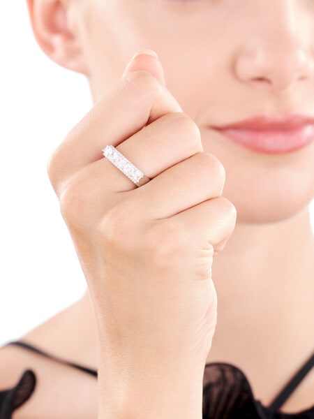 Stříbrný prsten se zirkony