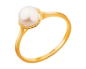 8 K Yellow Gold Ring with Pearl