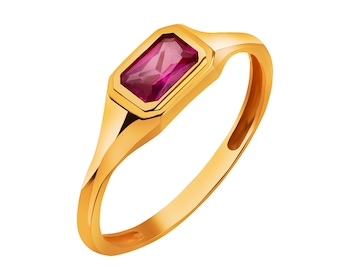 9 K Yellow Gold Signet Ring with Synthetic Ruby
