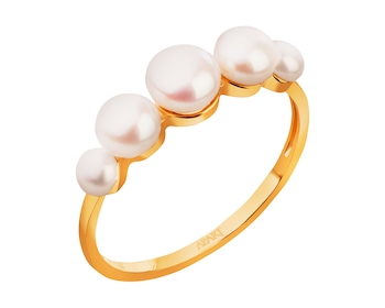 Złoty pierścionek z perłami