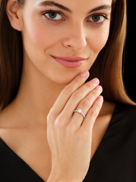 14 K Rhodium-Plated White Gold Ring - 0,79 ct - fineness 14 K