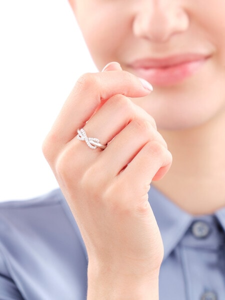 Stříbrný prsten se zirkony - nekonečno