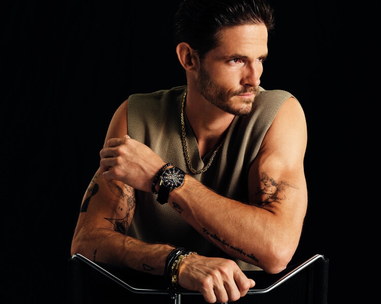 Pozlacený náramek z mosazi s acháty a sodality