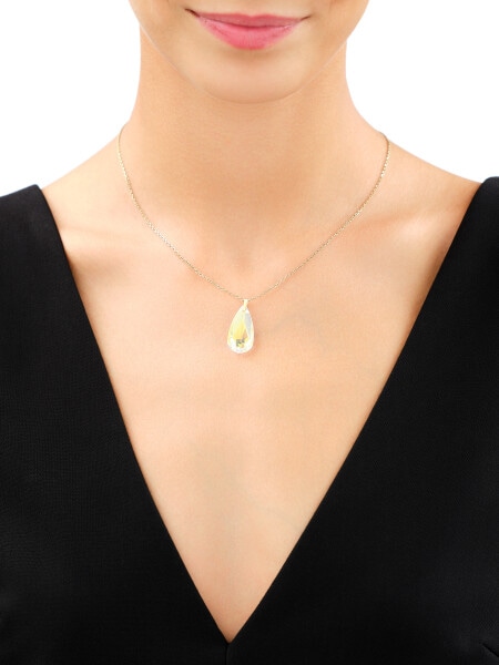 8 K Yellow Gold Pendant with Synthetic Crystal