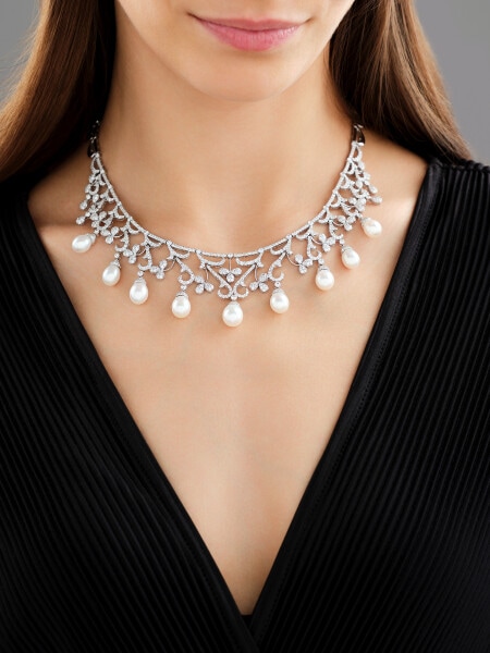 White gold necklace with brilliants and pearls - fineness 18 K