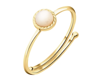 14 K Yellow Gold Ring with Mother Of Pearl