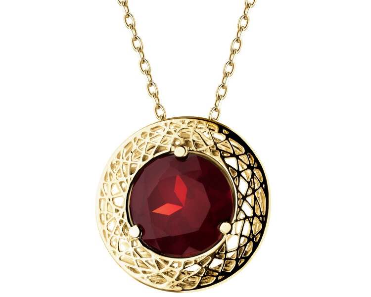 9 K Yellow Gold Pendant with Garnet