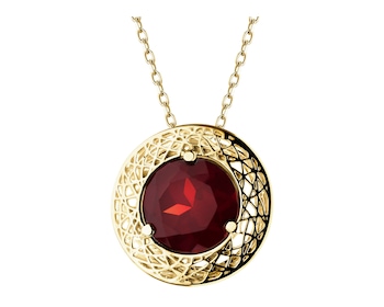 9 K Yellow Gold Pendant with Garnet