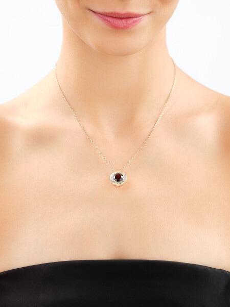 9 K Yellow Gold Pendant with Garnet