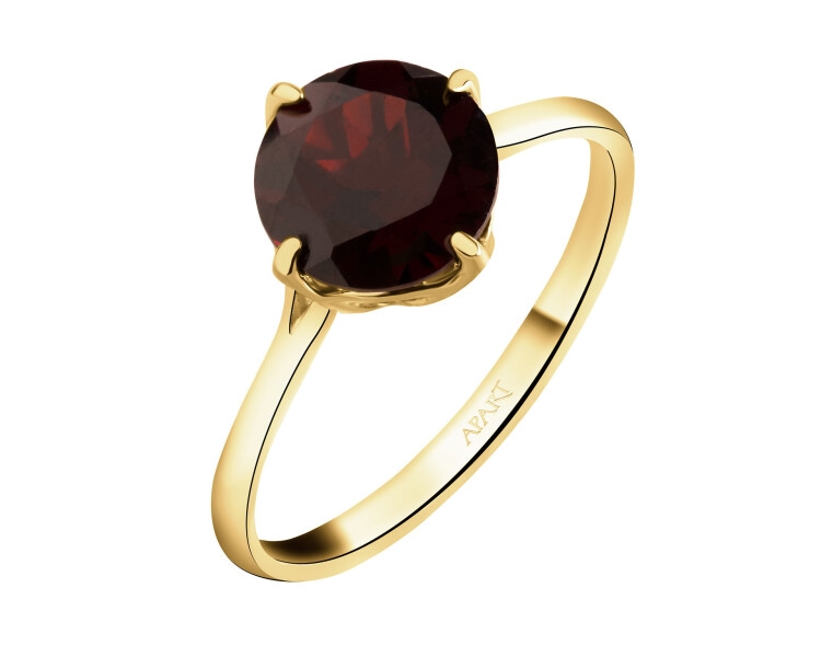 9 K Yellow Gold Ring with Garnet