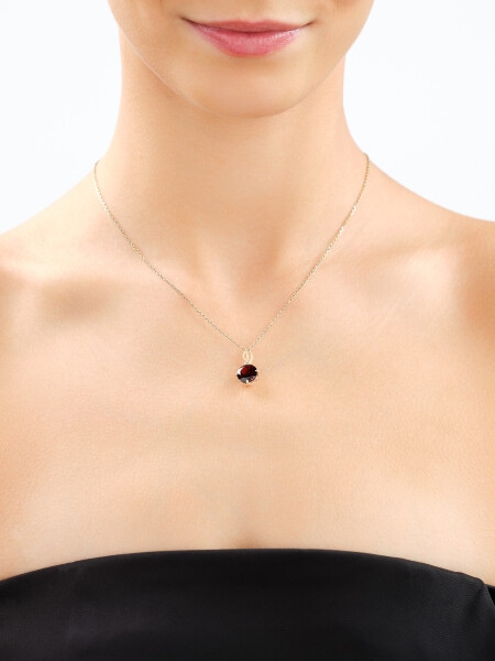 9 K Yellow Gold Pendant with Garnet