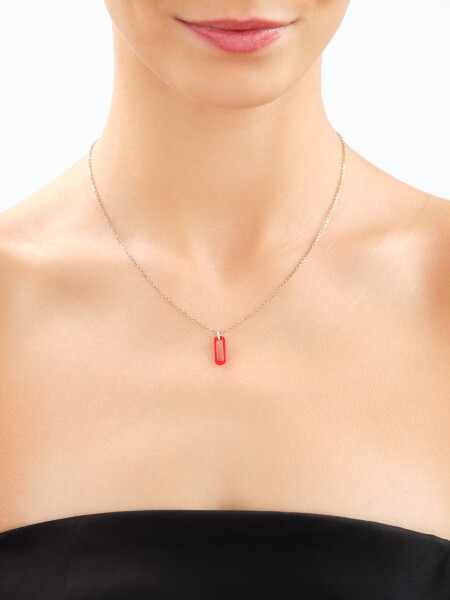 9 K Yellow Gold Pendant with Synthetic Coral