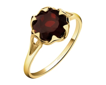 14 K Yellow Gold Ring with Garnet