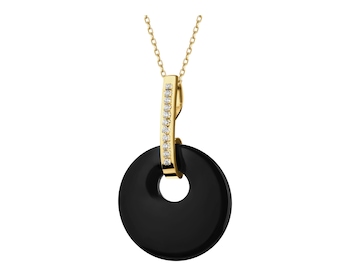 9 K Yellow Gold Pendant with Onyx